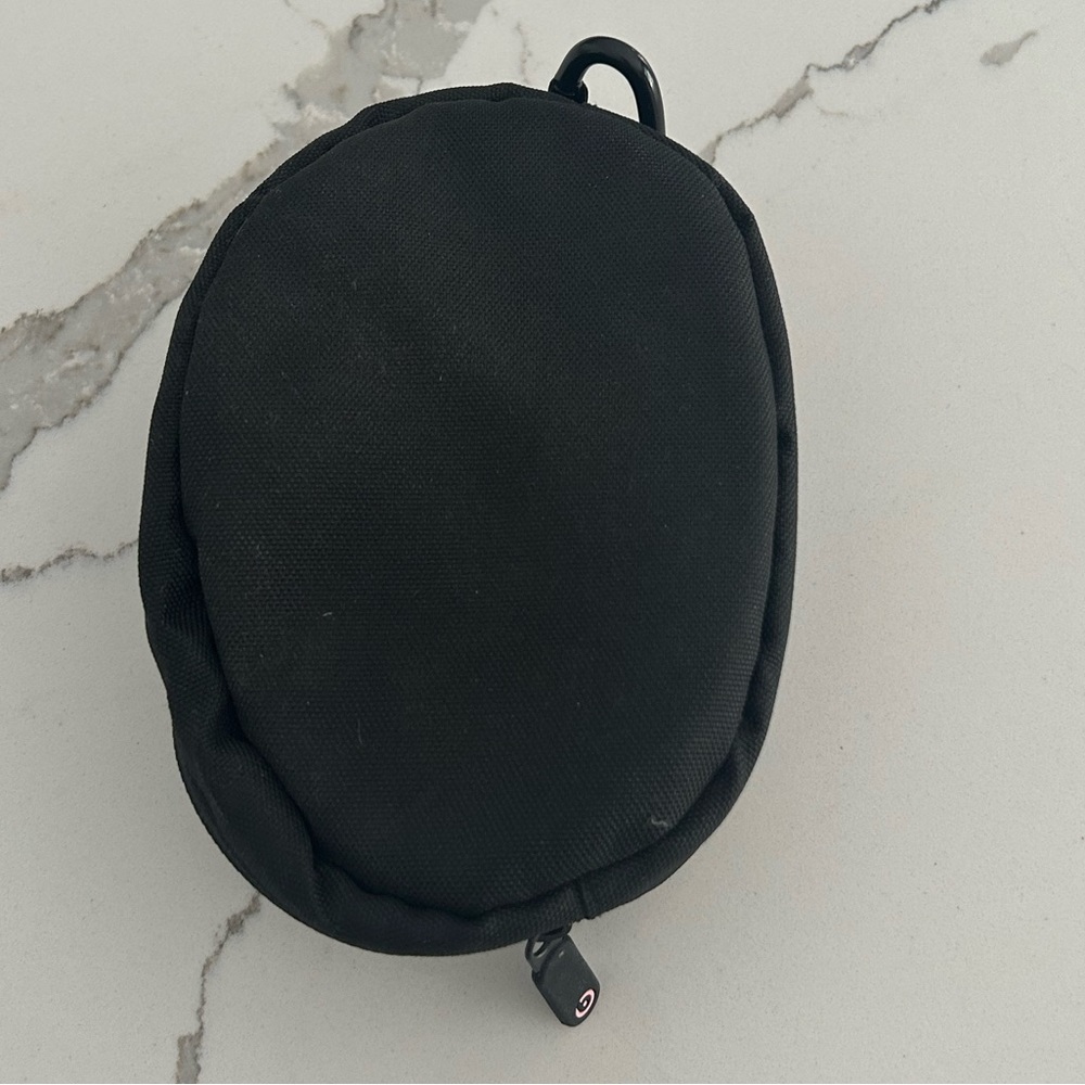 Beats by Dre Soft Case Bag for Solo Headphones Zipper Holder, Black with… - Picture 2 of 3